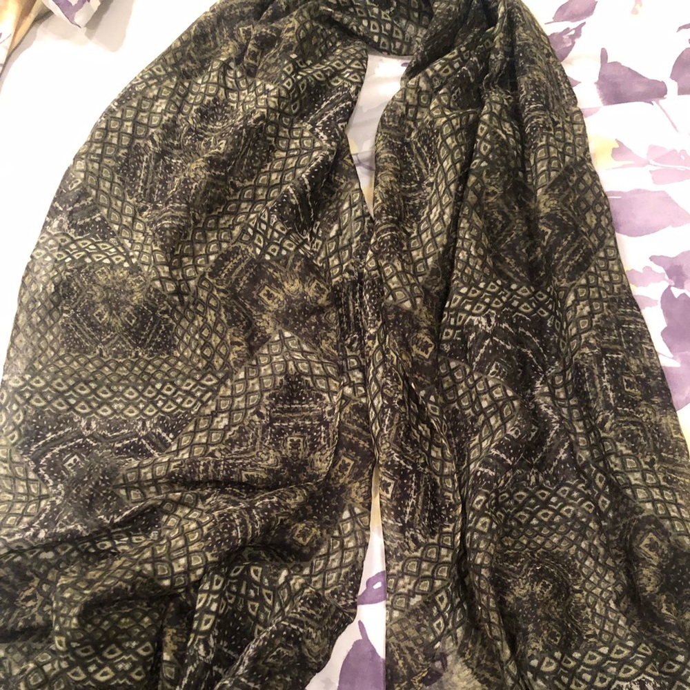 Emerald Green Patterned Scarf
